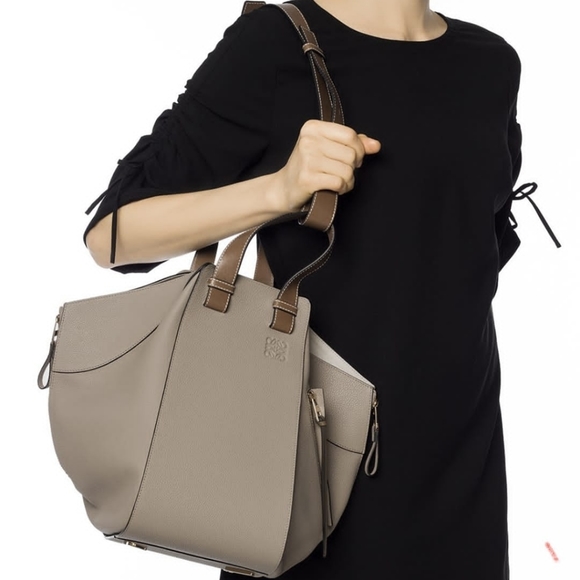 Authentic LOEWE Two Tone Calfskin Medium Hammock Shoulder Bag - Picture 8 of 8